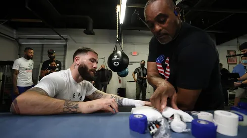 Andre Ward mantuvo su apoyo a Caleb Plant.