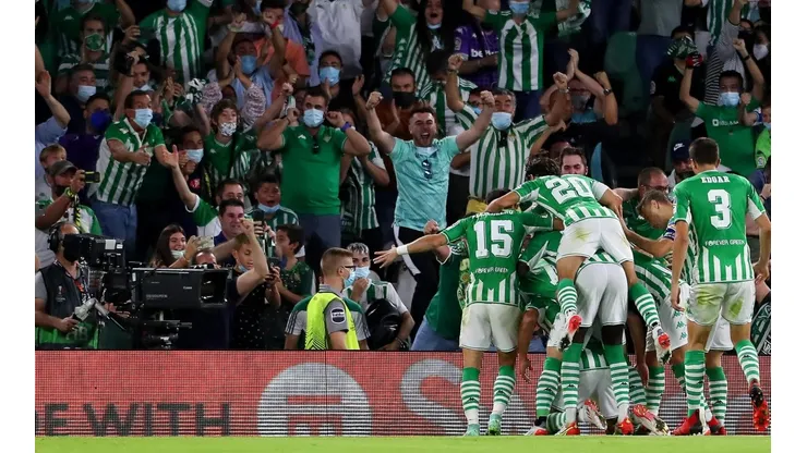¡Al fin! Diego Lainez volvió a jugar en Betis