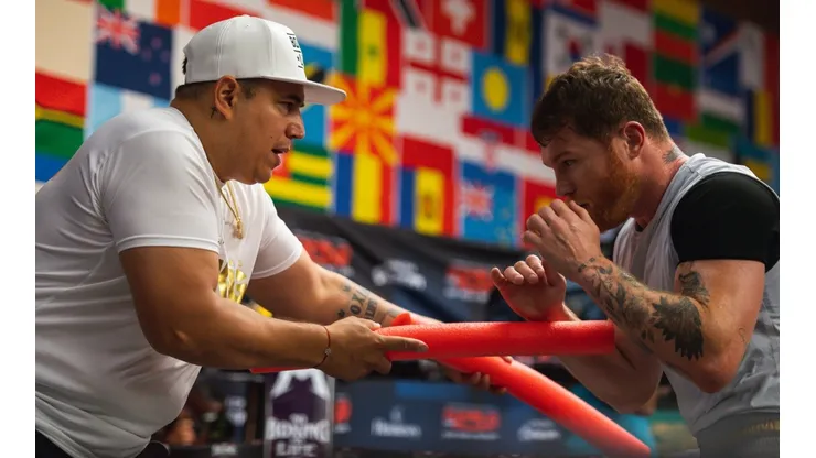 Eddy Reynoso tiene la clave para derrotar a Caleb Plant.