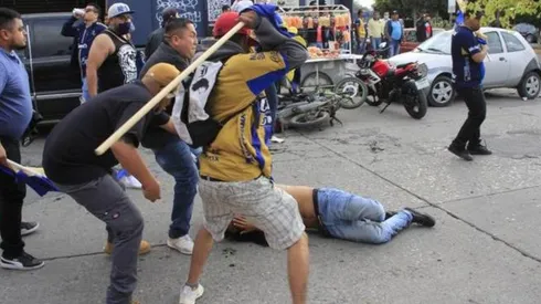 Imágenes sensibles: seguidor del América, brutalmente golpeado en San Luis
