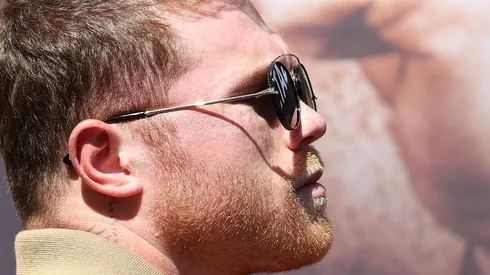 Canelo Álvarez recibió un tiro de Kamaru Usman.