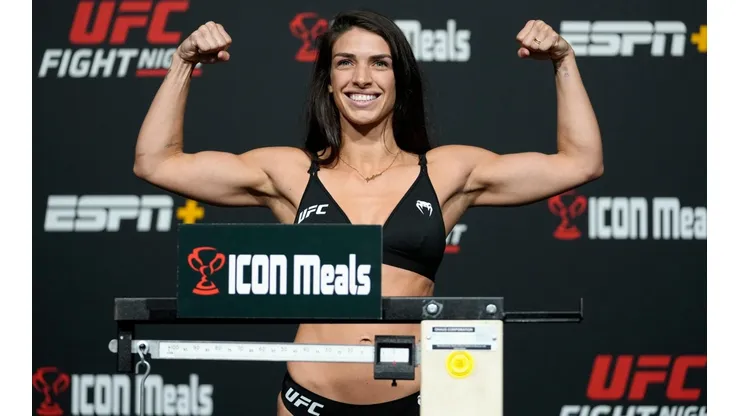 Mackenzie Dern vs Marina Rodriguez chocan en Las Vegas.