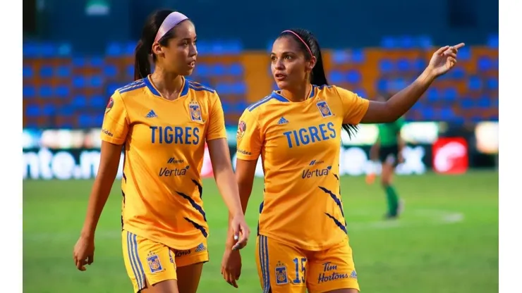 Greta Espinoza y Cristina Ferral, piezas clave de la defensa de hierro. (Foto: JamMedia)