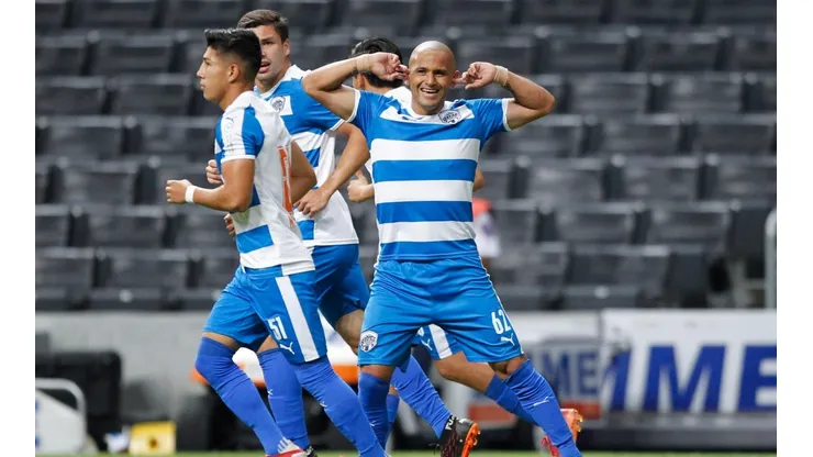 Chupete Suazo anotó su primer gol con Raya2