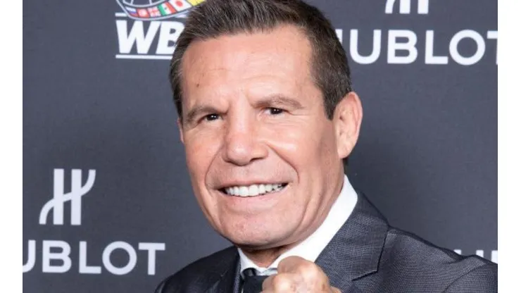 Julio César Chávez cree que Manny Pacquiao aún no se retiró.