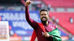 El mexicano ahora es auxiliar técnico del Brentford