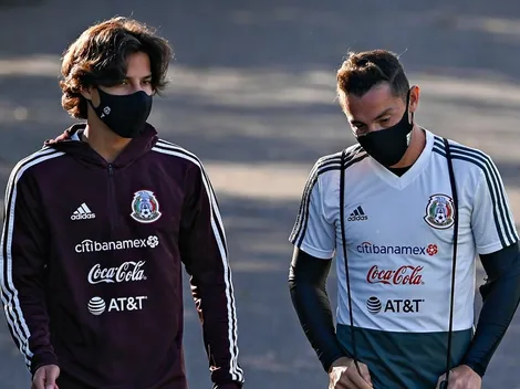 Diego Lainez agarra a pastelazos a Andrés Guardado