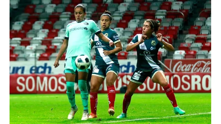 La iluminación del partido Toluca-Puebla, una falla notada por el público. (Foto: Toluca femenil)