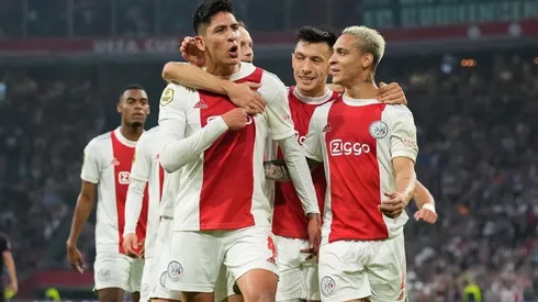 El mexicano sigue sumando minutos en el torneo de la UEFA