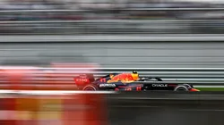 Checo Pérez fue primero, también tercero, pero acabó lejos del podio en Sochi