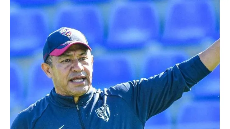 Nacho Ambriz mantiene la calma después de cuatro partidos sin ganar.