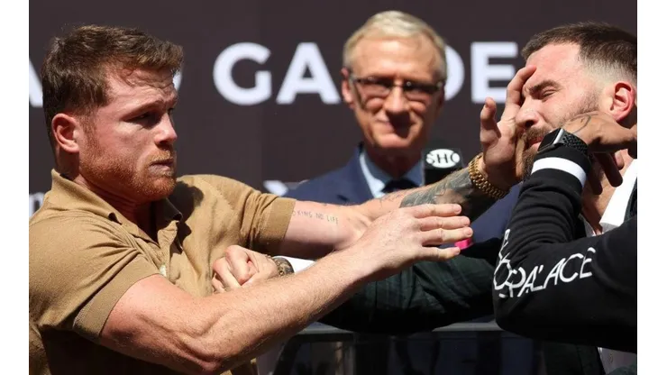 Los fanáticos estallan por el cruce entre Canelo Álvarez y Caleb Plant.