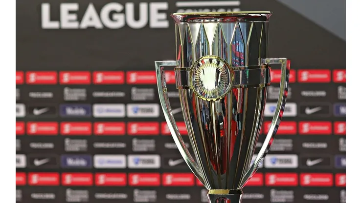 Trofeo de campeón de la Concachampions.