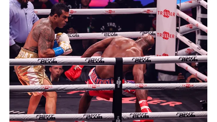 Eddie Hearn se sumó al club de los disgustados por la pelea entre Belfort y Holyfield