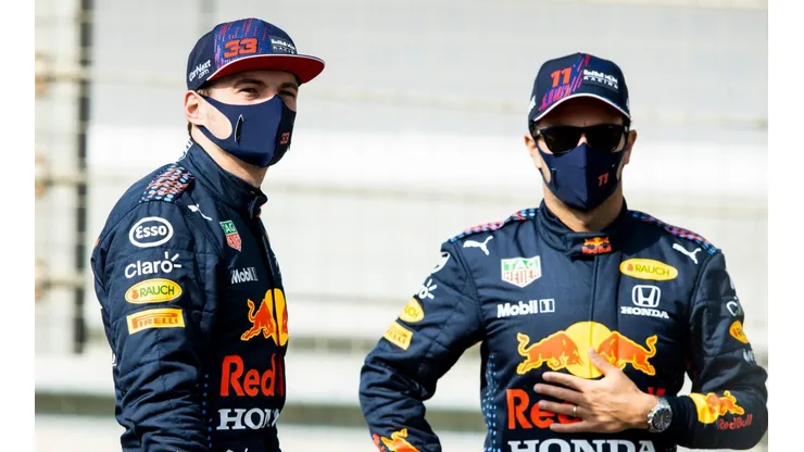 Checo Pérez y Max Verstappen, pilotos de Red Bull para el 2022.