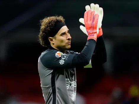 VIDEO: El noble gesto de Memo Ochoa con un espontáneo en la cancha de Concachampions