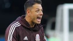 Javier decidió colgar un momento los botines