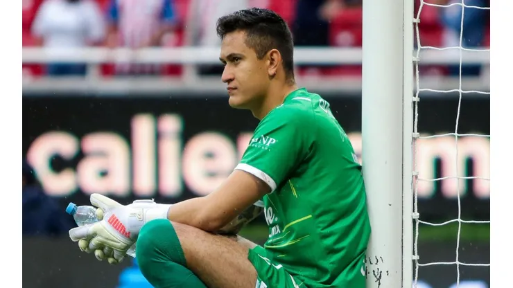 El arquero de Chivas tuvo un gran detalle con un pequeño