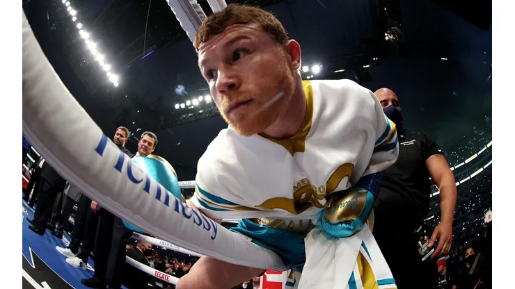 Bob Arum dijo que sabe quién puede derrotar a Canelo Álvarez.