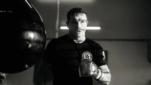Canelo Álvarez vs Caleb Plant: Se dio a conocer el primer poster oficial de la pelea