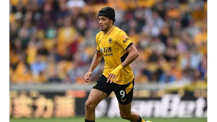 Raúl Jiménez festejó la victoria ante Watford.