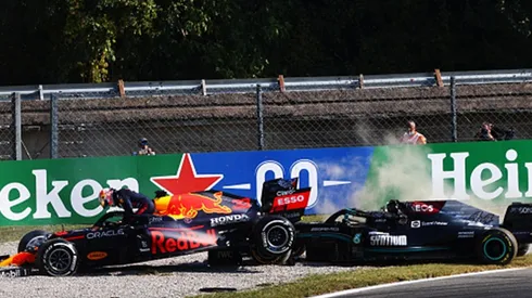 Checo Pérez no sacó todo el provecho del incidente que dejó fuera de carrera a Verstappen y Hamilton