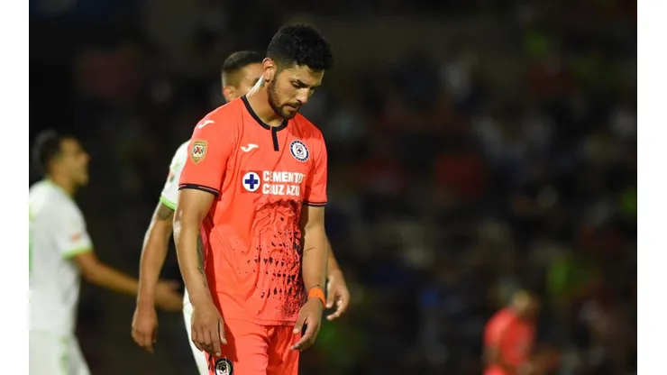 Lucas Passerini terminó el partido muy enojado.