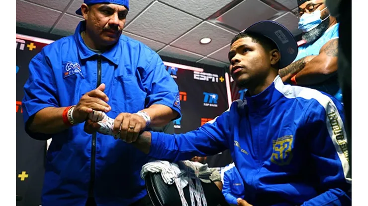 Shakur Stevenson le bajó el pulgar a Oscar Valdez