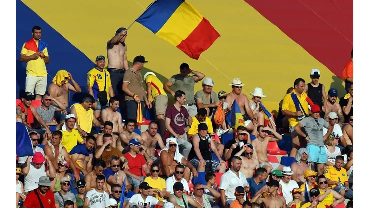 Aficionados de Rumania se hacen virales por su grito.