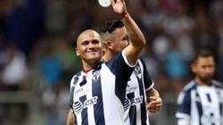 Suazo vuelve a su casa.