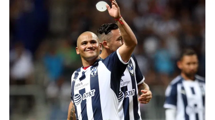 Suazo vuelve a su casa.