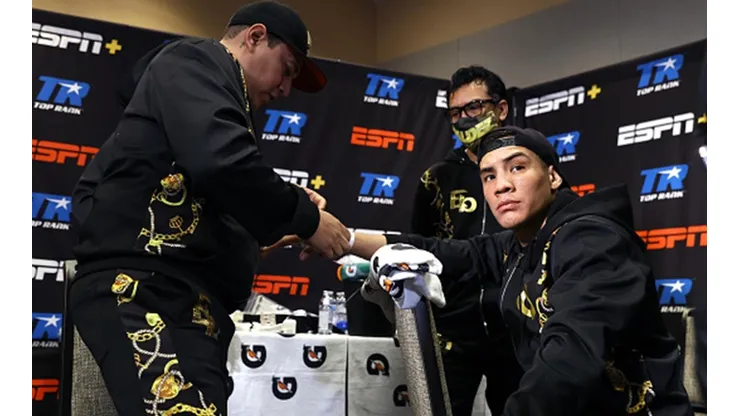 El deseo de un excampeón mundial que hará enfurecer a Oscar Valdez y Eddy Reynoso