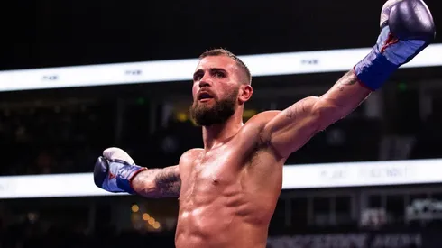Reconocido periodista dijo qué debe hacer Caleb Plant el seis de noviembre.