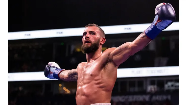 Reconocido periodista dijo qué debe hacer Caleb Plant el seis de noviembre.