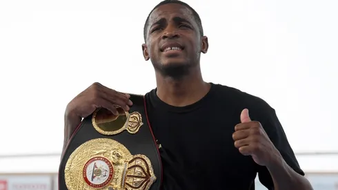 Erislandy Lara abandona un título mundial para ir en busca de otro
