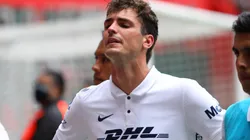 Juan Ignacio Dinenno se ganó la roja directa al término del encuentro por haber insultado al comisario de la Liga MX.