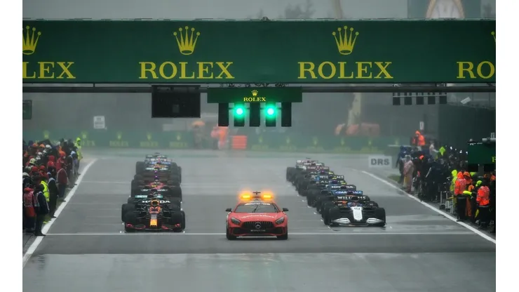 Vergonzozo: en un Gran Premio de Bélgica que debió suspenderse por lluvia, se corrieron dos vueltas y se dio por terminada la carrera