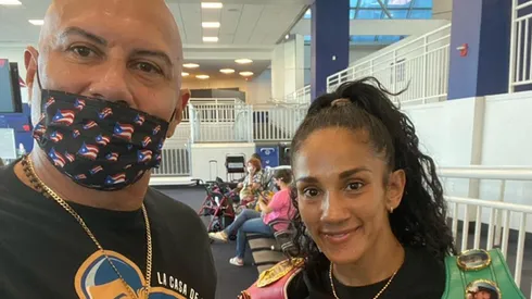 El entrenador de Amanda Serrano le faltó el respeto a Yamileth Mercado y desató la furia de los mexicanos