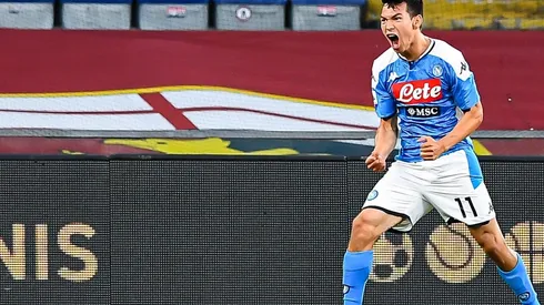 Napoli superó a Genoa por 2-1.