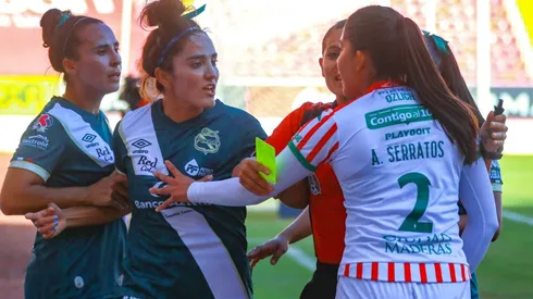 Necaxa y Puebla teminaron con una batalla campal.