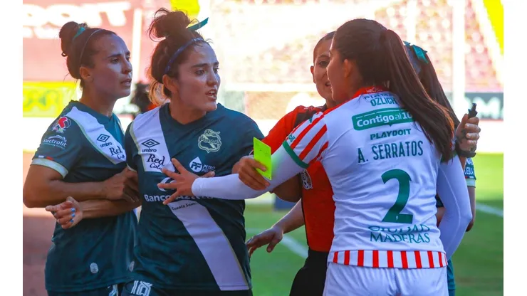 Necaxa y Puebla teminaron con una batalla campal.
