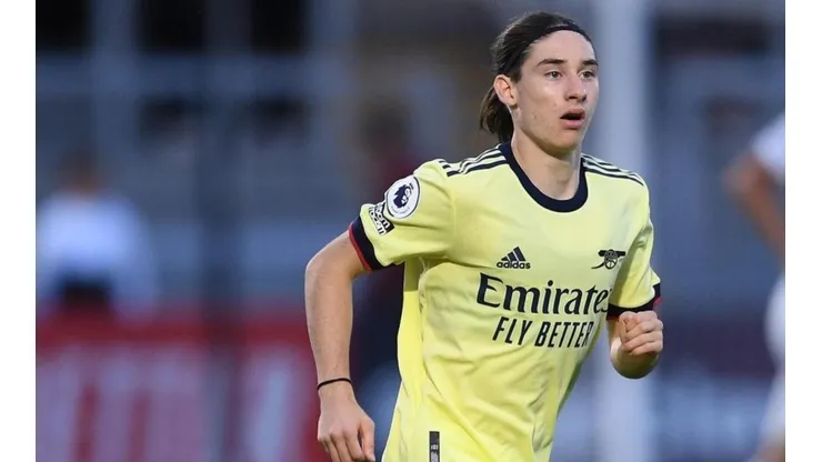 El mexicocanadiense en una de sus actuaciones con el Arsenal