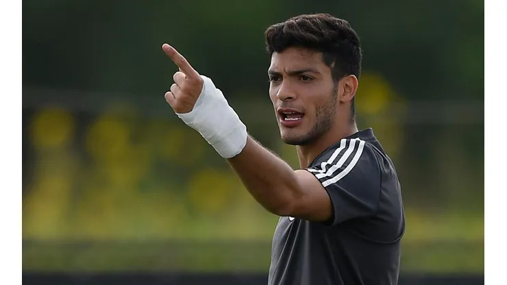 Raúl Jiménez lleva 26 goles en 85 partidos con la selección mexicana.