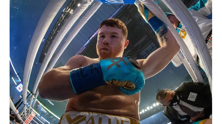 Canelo Álvarez tiene fecha para enfrentarse a Caleb Plant.