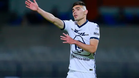 Johan Vásquez fue presentado en Genoa.