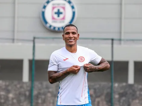 ¿Cuándo debuta Rómulo Otero con Cruz Azul?