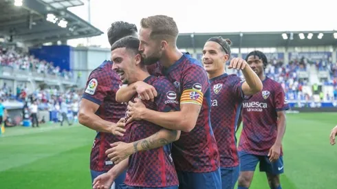 Huesca venció 2-0 al Eibar en el debut oficial de Nacho Ambriz como su DT.