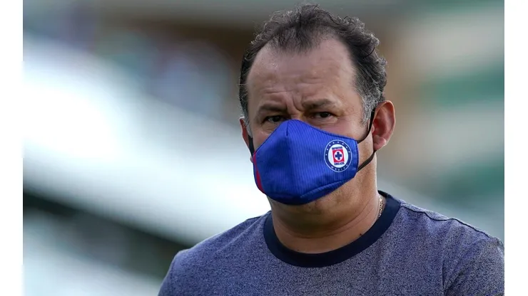 Juan Reynoso se mostró preocupado tras la derrota de Rayados.