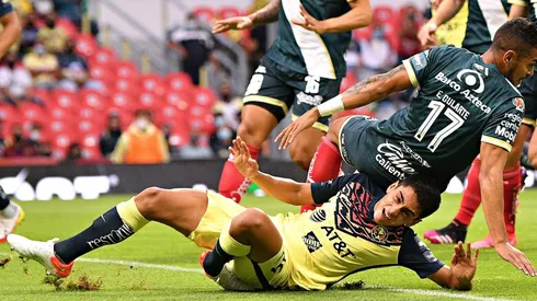 El momento preciso de la lesión de Santiago Naveda en el tobillo izquierdo.