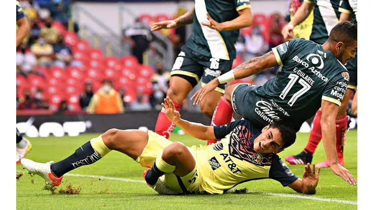 El momento preciso de la lesión de Santiago Naveda en el tobillo izquierdo.
